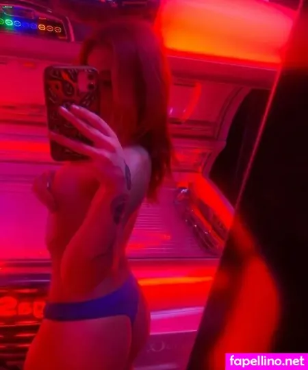 Hollyscott77 OnlyFans Thumbnail #uJcA8q0cNU