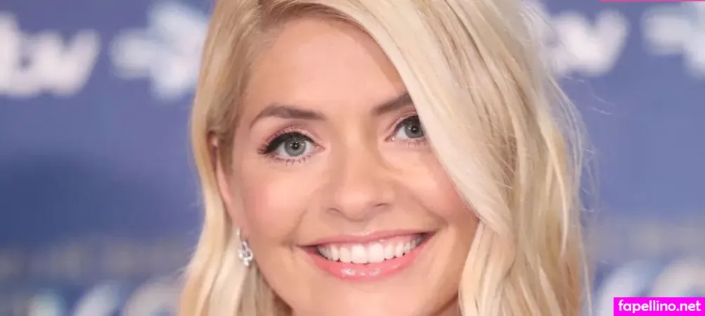 Hollywilloughby OnlyFans Thumbnail #sl9m0IE1ij