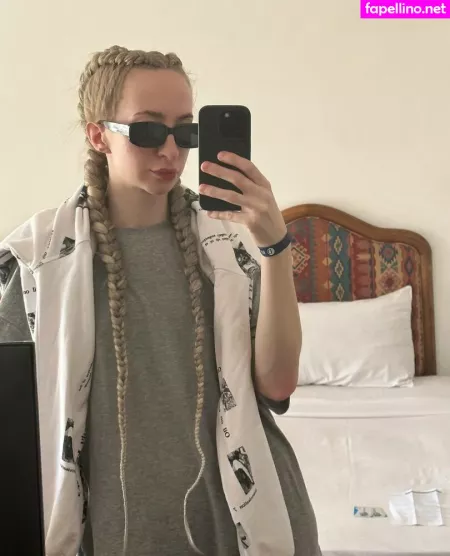 Holy Harlot OnlyFans Thumbnail #HBKGR03jSU
