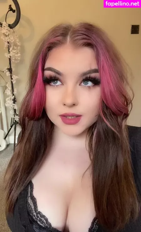 Holyhollyphoebe OnlyFans Thumbnail #NkcnLp0WPo