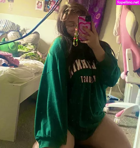 Holyhollyphoebe OnlyFans Thumbnail #Xv9hmJ97hB