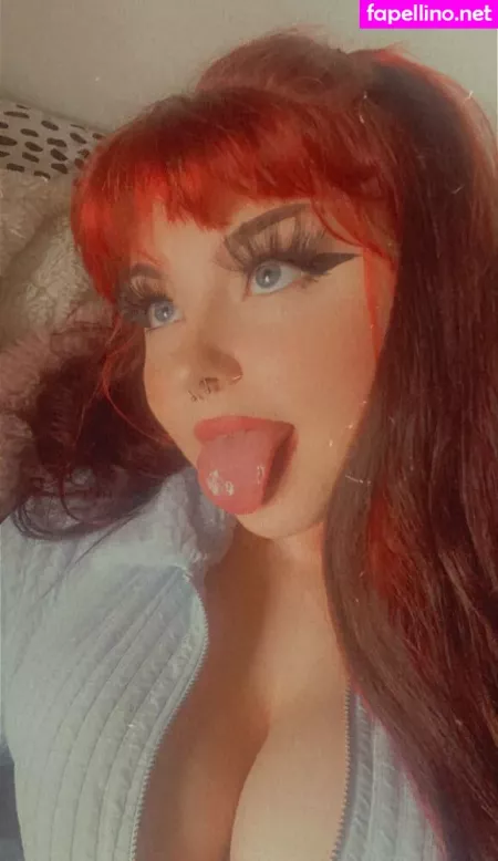 Holyhollyphoebe OnlyFans Thumbnail #YqLfNmN9Ms