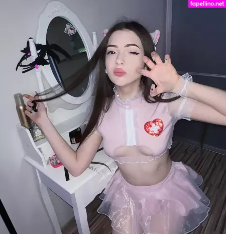 Holymeowu OnlyFans Thumbnail #gP38KzPC1Z