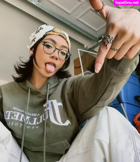 Honeebelle OnlyFans Thumbnail #ChyO3tY8wV