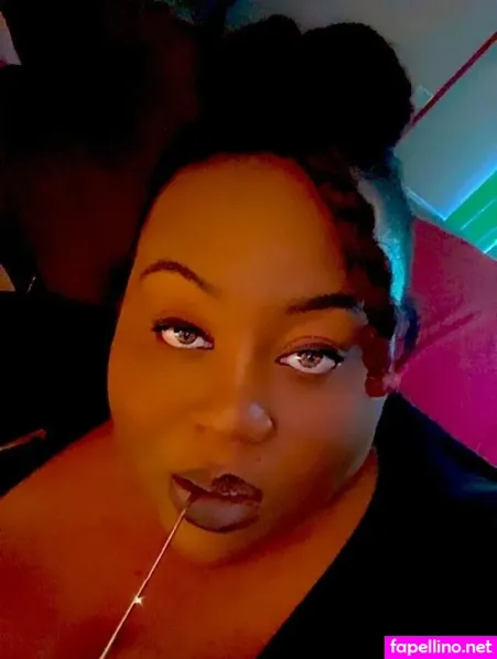 Honeecocoakisses OnlyFans Thumbnail #ZnKI7nutT2