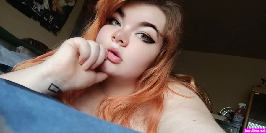 Honeiilemon OnlyFans Thumbnail #BZ11eNmAFV