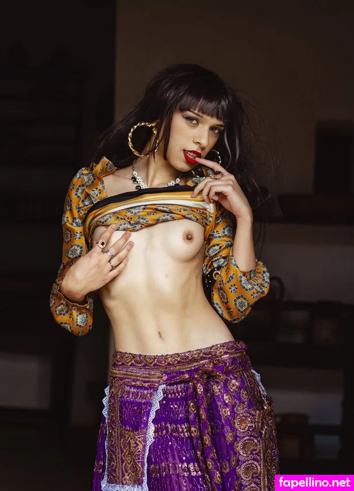 fawnx, honestlythatsannoying, tolvajmacskabella Nude Leaked OnlyFans Photo #EuIPqCojvD