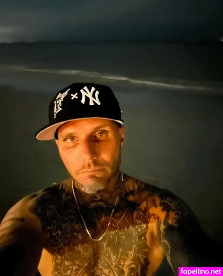 Honestthief999 Main Profile Photo