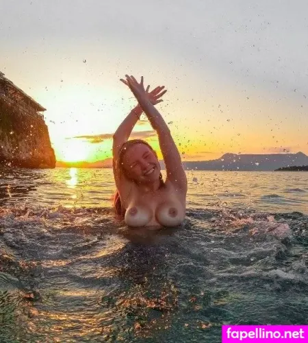 Honey Hanni OnlyFans Thumbnail #DrdHMZ81an