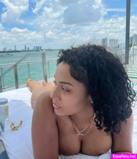 Honey Isabel OnlyFans Thumbnail #qYOsoUL55u