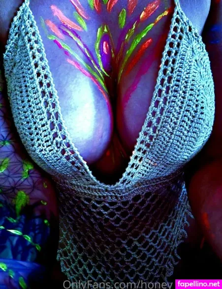 Honey Lips Gold OnlyFans Thumbnail #uZryFkmEQo