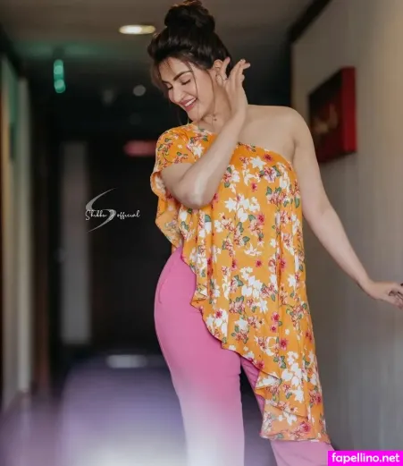 Honey Rose OnlyFans Thumbnail #IWcdypV4Yl