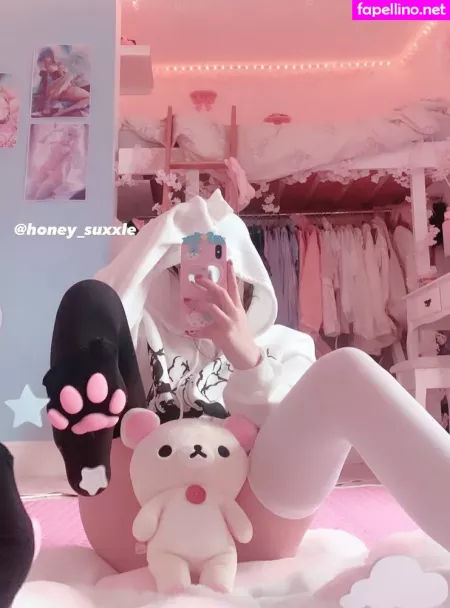 Honey Suxxle OnlyFans Thumbnail #7A4eom9gTL