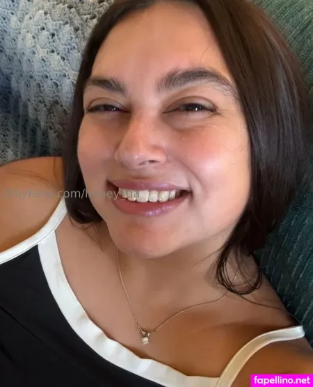Honey Tia OnlyFans Thumbnail #ZCJkkINtPz