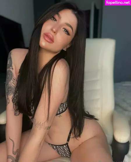 Honeyaly OnlyFans Thumbnail #EqJ7R7mumK