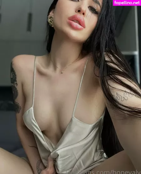 Honeyaly OnlyFans Thumbnail #fPTlwc1mwF