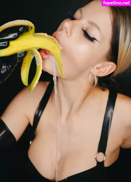 Honeybabesugarpiie OnlyFans Thumbnail #RXfbmwx32K
