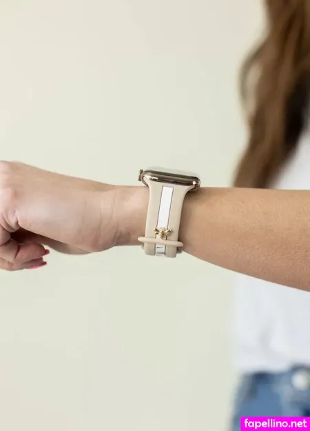 Honeybee OnlyFans Thumbnail #7dFNOs3oqM