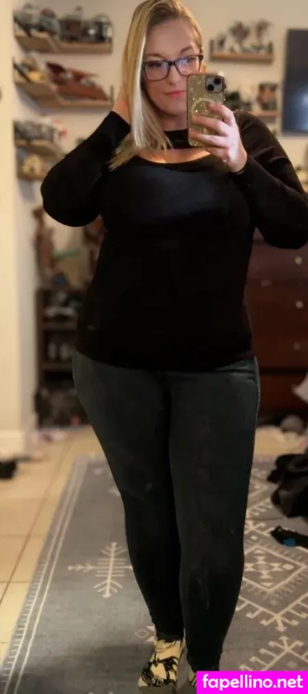 Honeybeeharlow OnlyFans Thumbnail #fA5nZCTeUA