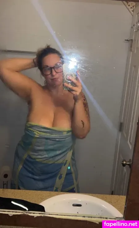 Honeybeeharlow OnlyFans Thumbnail #oR1qUQVIyU