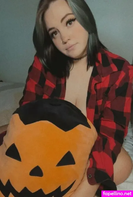 Honeybeeluxefree OnlyFans Thumbnail #OMwxqouf12