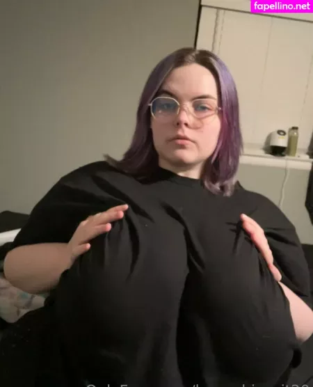 Honeybiscuit20 OnlyFans Thumbnail #jNm7fCE3R1