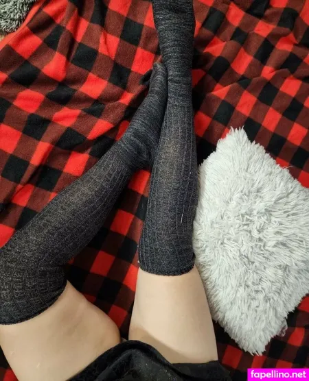 Honeyedtoesies OnlyFans Thumbnail #60DJZZh2V1