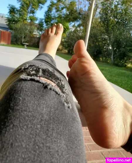 Honeyedtoesies OnlyFans Thumbnail #Jg2HR0qPsP