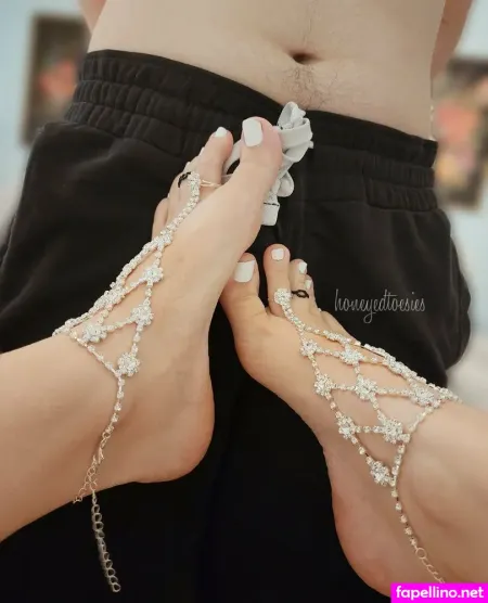 Honeyedtoesies OnlyFans Thumbnail #XkB2RbgyK3