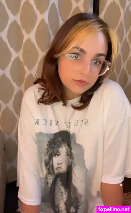 Honeyleche OnlyFans Thumbnail #9Klq8fEUBd