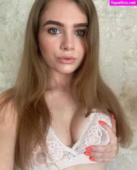 Honeymoonlera OnlyFans Thumbnail #YebcYQ1zHG