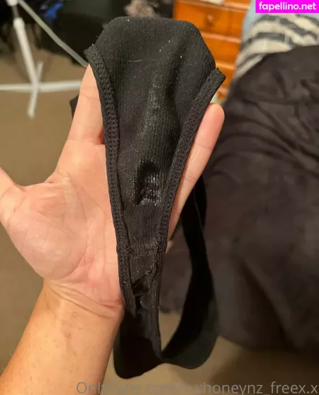 Honeynz Free OnlyFans Thumbnail #9EdJkbTew3