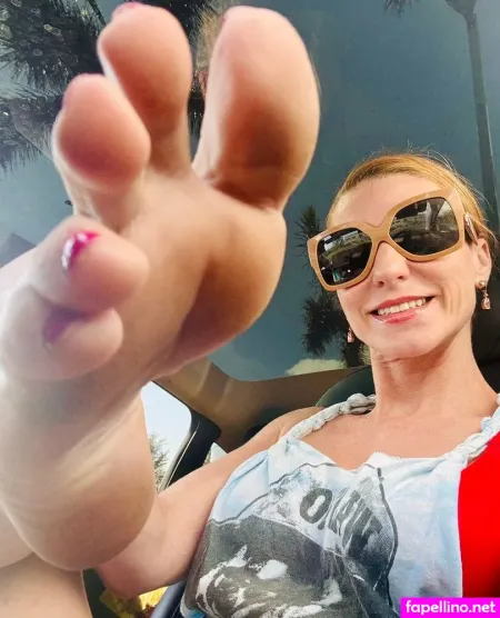 Honeysperfectfeet OnlyFans Thumbnail #SGwmOcNpP0