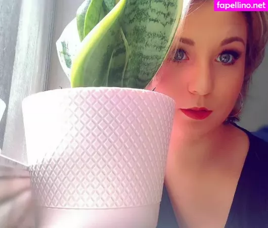 Honeythorne OnlyFans Thumbnail #2g02La5akL