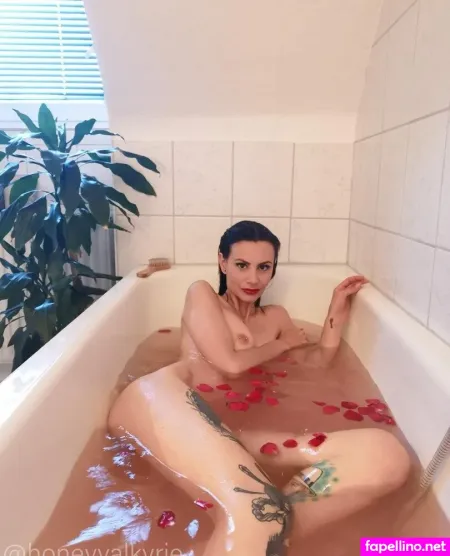 Honeyvalkyrie OnlyFans Thumbnail #yzrF7zQiZY