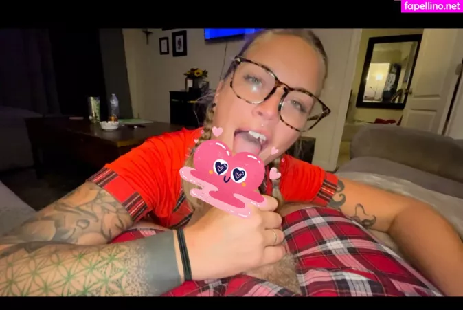 Hooked On Mollie2 OnlyFans Thumbnail #bPYmt93YRl