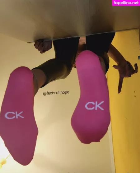 Hope Feet OnlyFans Thumbnail #5B2KmleaFg