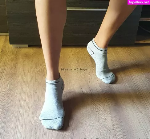 Hope Feet OnlyFans Thumbnail #glWftLKCp6
