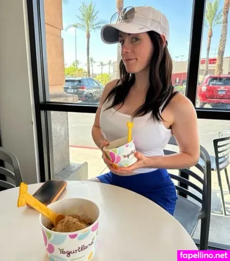 Hopwiggle OnlyFans Thumbnail #KUxqAqJTcB