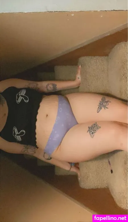 Hornie Bee OnlyFans Thumbnail #0lOjvAEOSL