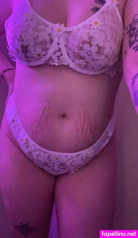 Hornie Bee OnlyFans Thumbnail #4RFpqv91L8