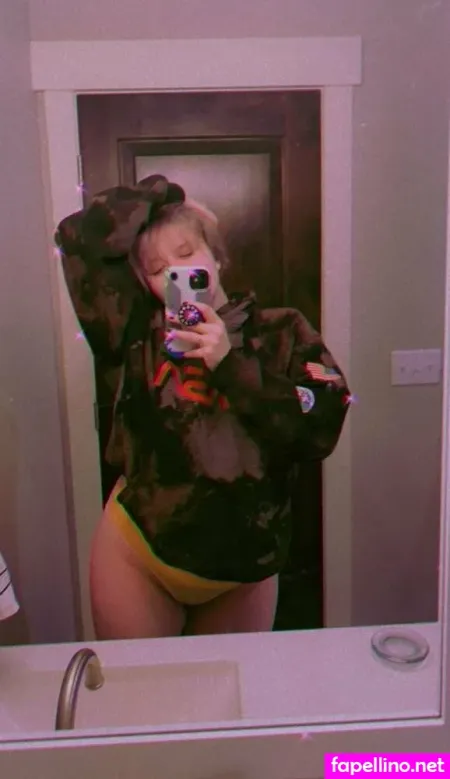 Hornie Bee OnlyFans Thumbnail #k1paNlW3U9