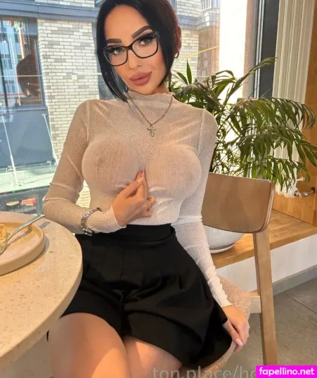 Hot Buns OnlyFans Thumbnail #eDMXg9uOAl