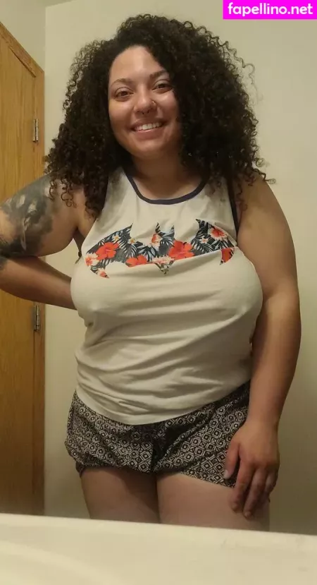 Hot Lips OnlyFans Thumbnail #MEB1pAlmv8