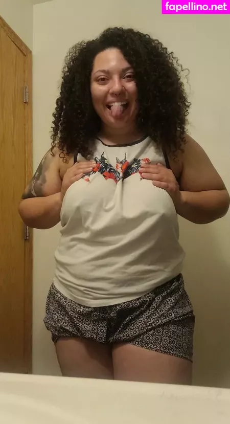 Hot Lips OnlyFans Thumbnail #p1PIwxlXHO