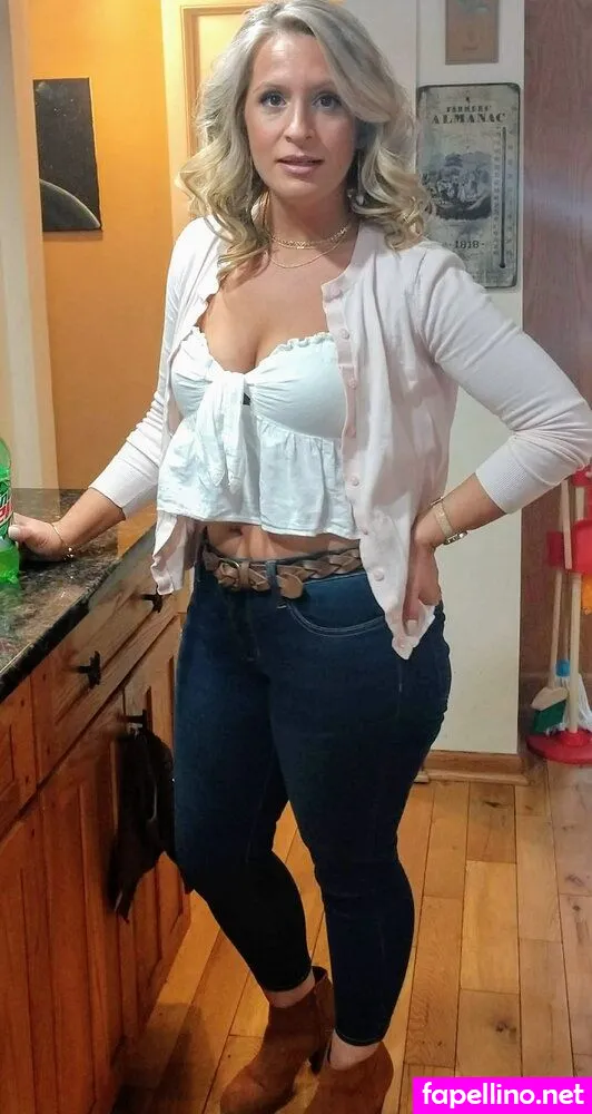 Hot Milf Marry Nude Leaked OnlyFans Photo #1aec72j14N