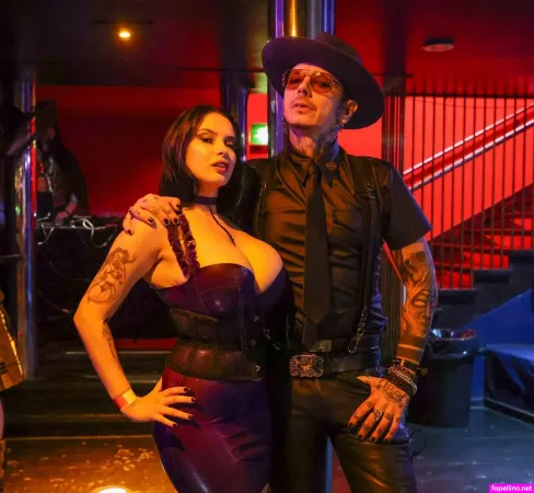 Hot Tattooed Couple OnlyFans Thumbnail #o16rqjf4kH