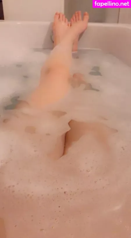 Hot Wet Lilly OnlyFans Thumbnail #JGLyrdggBK