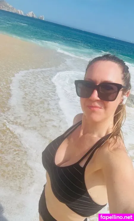 Hot Wife Victoria Tv OnlyFans Thumbnail #iVHJQ7KPgw