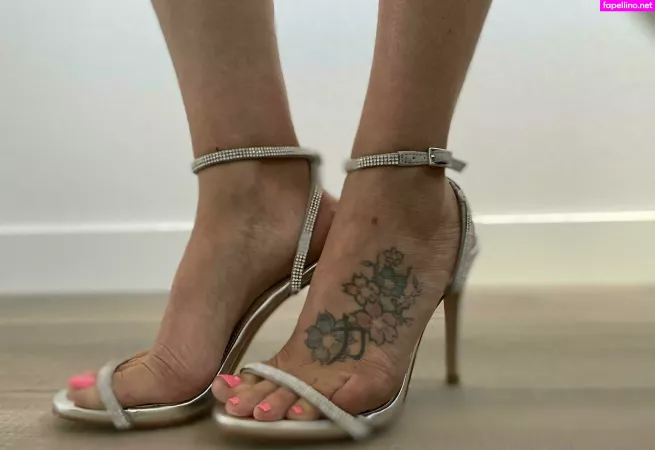 Hot Wife Victoria OnlyFans Thumbnail #boS0bg2eRI